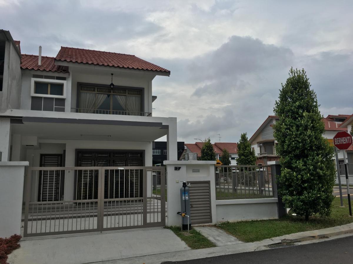 Bandar Dato Onn P15 Holiday home Johor Bahru